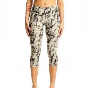 Lululemon Wunder Under‎ Crop (Hi-Rise) *Full-On Luxtreme 21"
